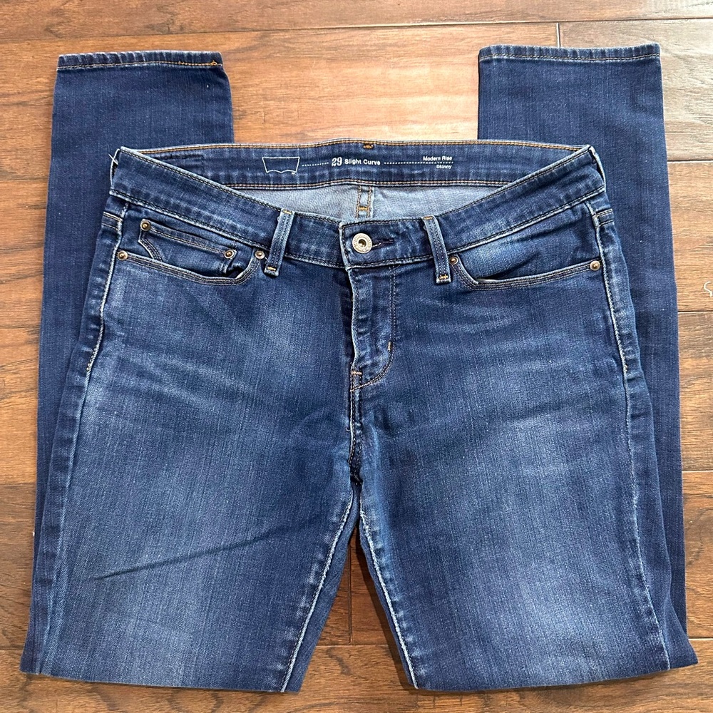 Levi’s Straight Leg 29x30 Medium Wash Jeans
